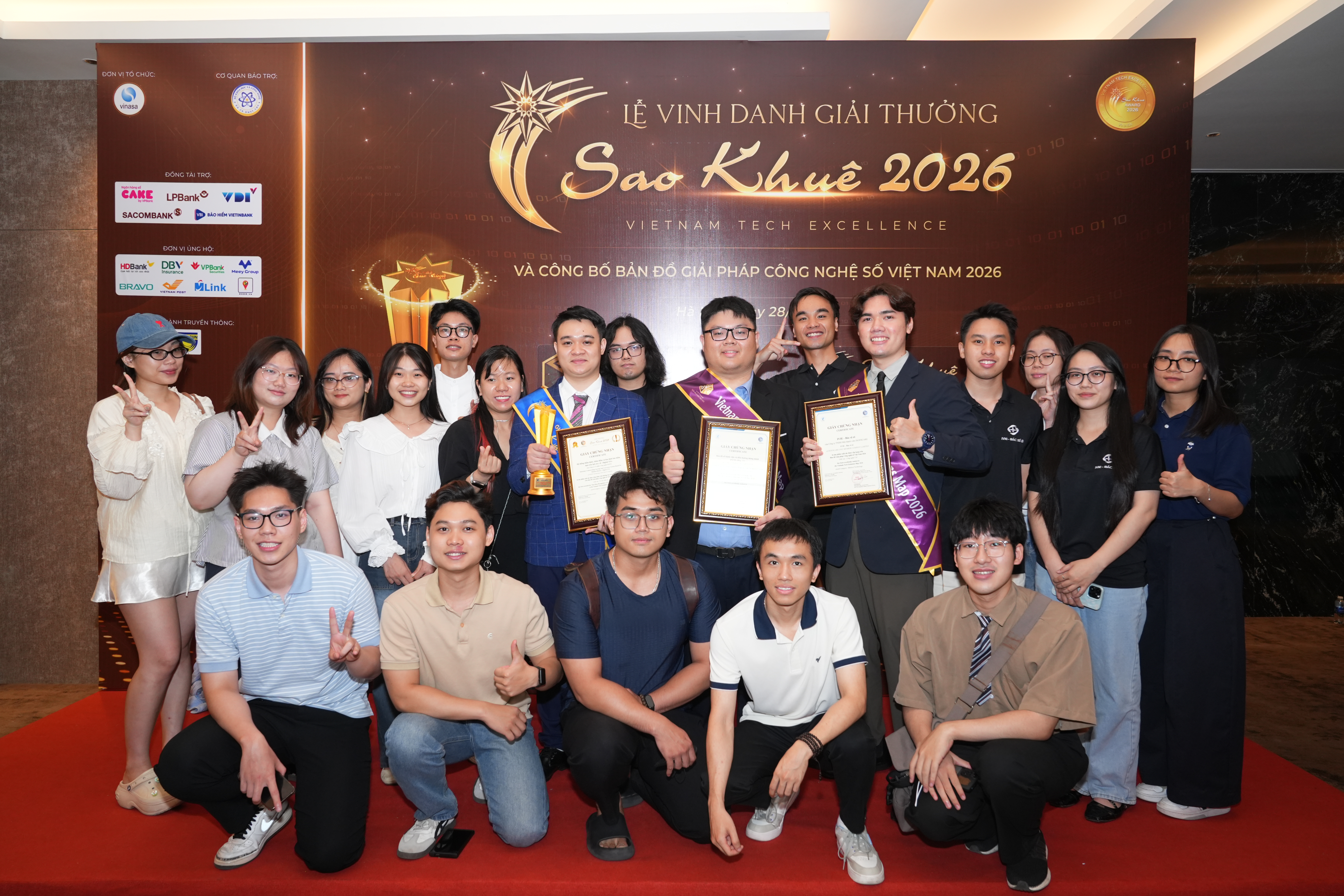 [SAO KHUÊ] IVIRSE KHẲNG ĐỊNH NĂNG LỰC CÔNG NGHỆ VỚI "CÚ ĐÚP" DANH HIỆU TẠI GIẢI THƯỞNG SAO KHUÊ 2026